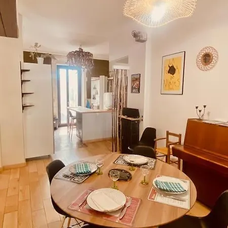 La Petite Duguesclin * Nîmes